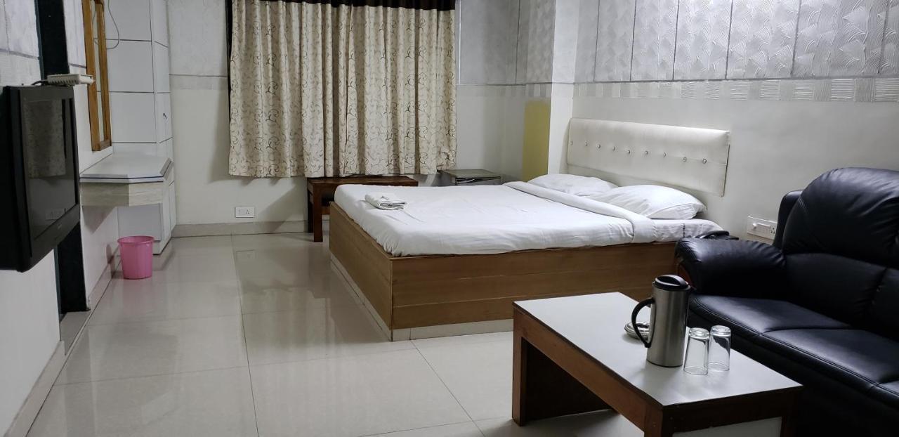 Sarovar Hotel 维沙卡帕特南 外观 照片